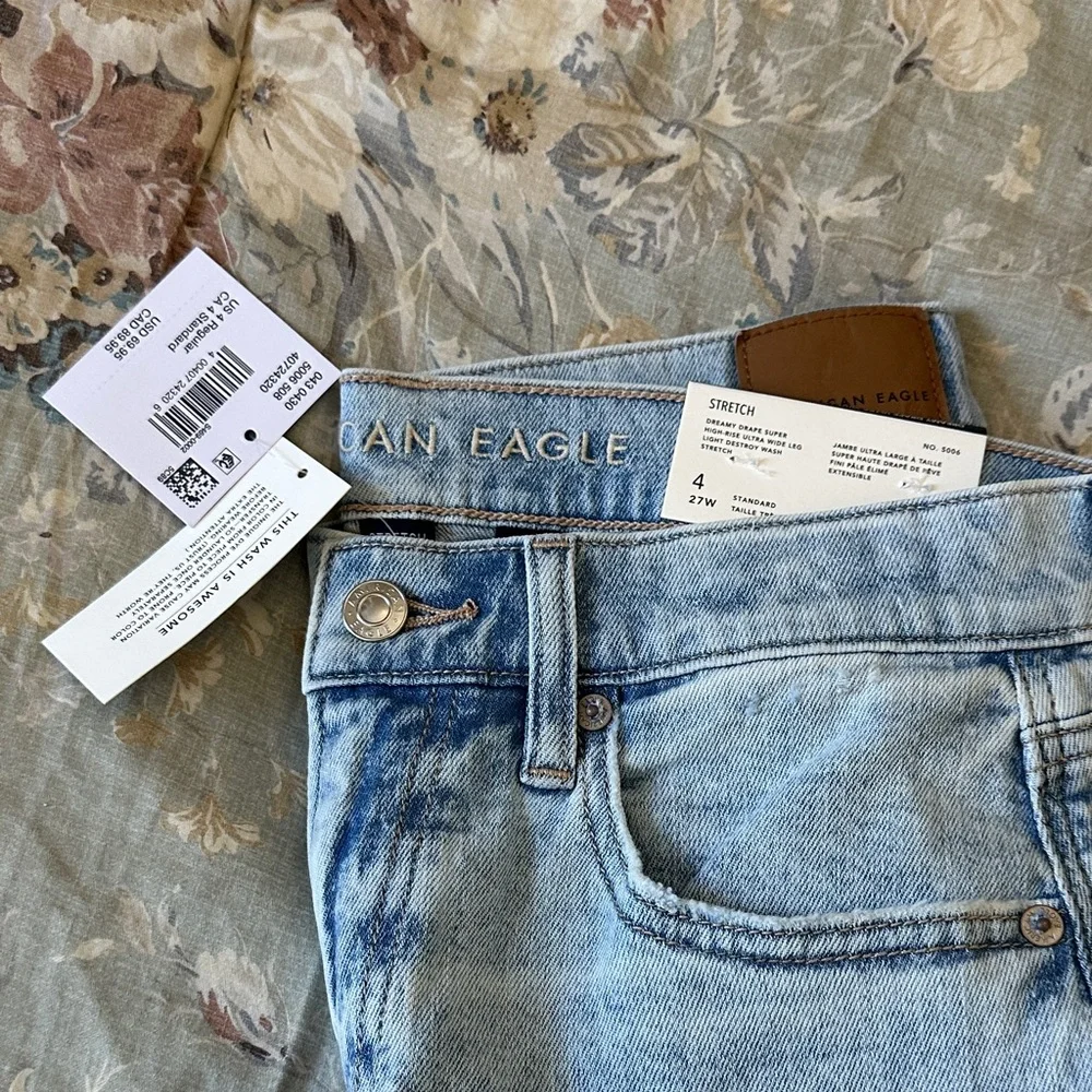 NWT American Eagle Outfitters Women's High Rise Light Denim Jeans - Picture 8 of 8